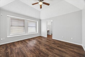 19811 Shores Edge Dr in Tomball, TX - Foto de edificio - Building Photo