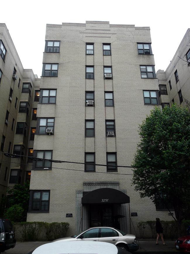 Park Ash in Bronx, NY - Foto de edificio - Building Photo