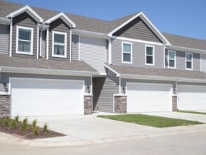 Northwoods Townhomes in Urbandale, IA - Foto de edificio - Interior Photo