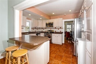 108 Lee Rd in Scarsdale, NY - Building Photo - Building Photo