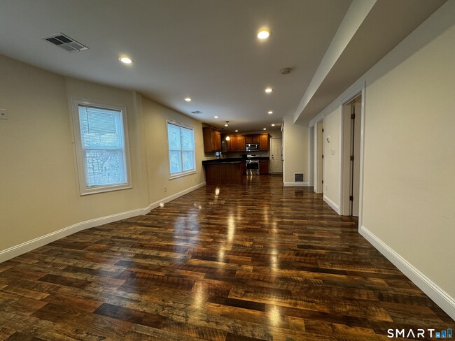 25 Lester Ave in Stonington, CT - Building Photo - Building Photo