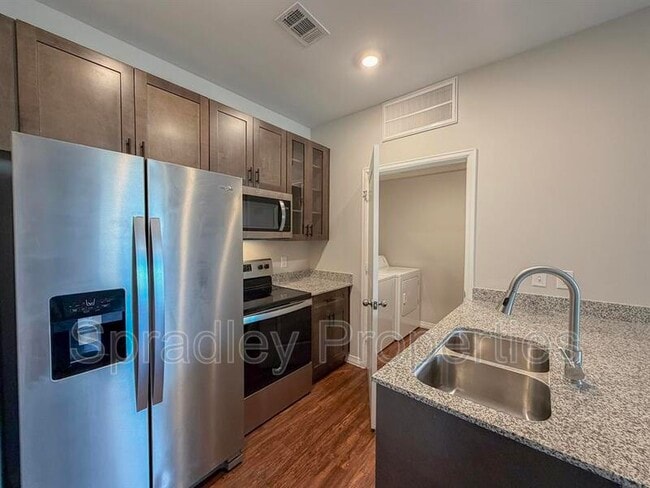 1124 W Ave O in Belton, TX - Building Photo - Building Photo