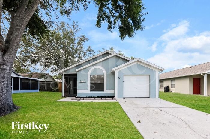 1328 Mohrlake Dr in Brandon, FL - Building Photo