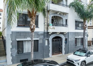 26 Alamitos Ave. in Long Beach, CA - Foto de edificio - Building Photo