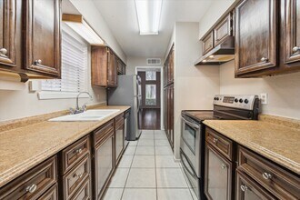 5100 Allendale Rd in Houston, TX - Building Photo - Building Photo