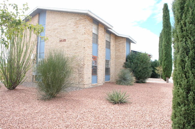 3535 Firestone St in El Paso, TX - Building Photo - Building Photo