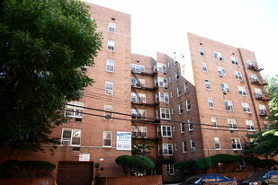 14340 41st Ave in Flushing, NY - Foto de edificio - Building Photo