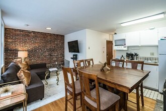 39 Grove St in Boston, MA - Building Photo - Building Photo