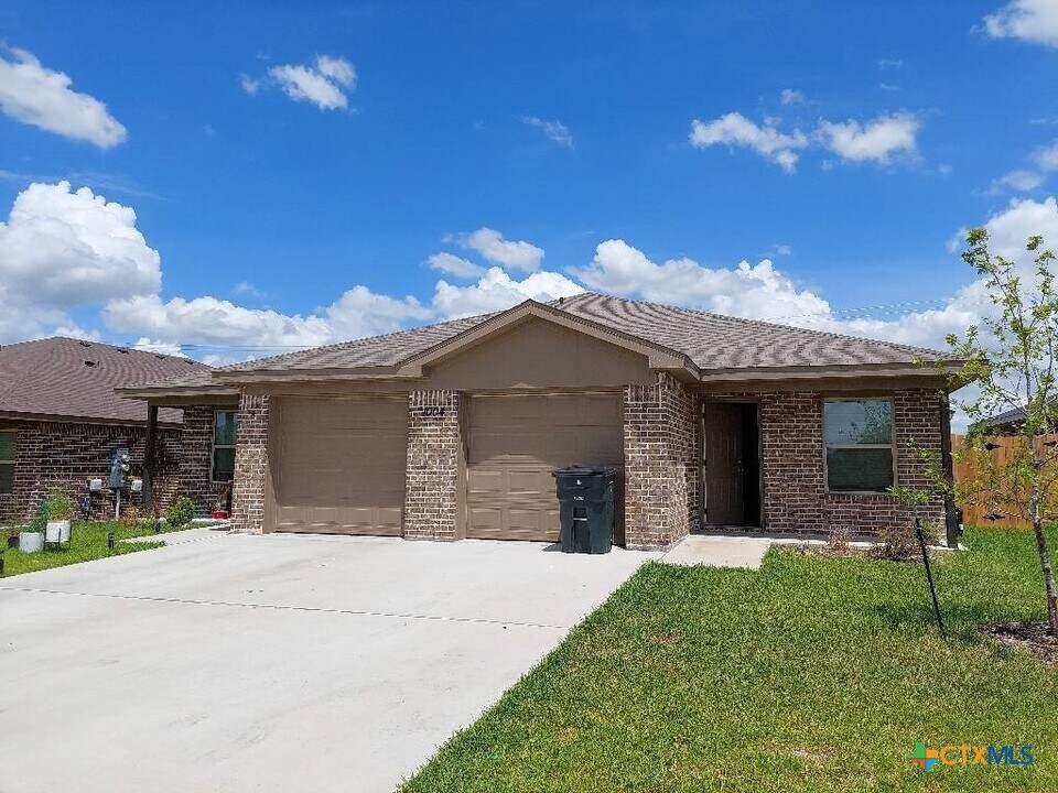 1004 Barbara Jordan St in Killeen, TX - Building Photo