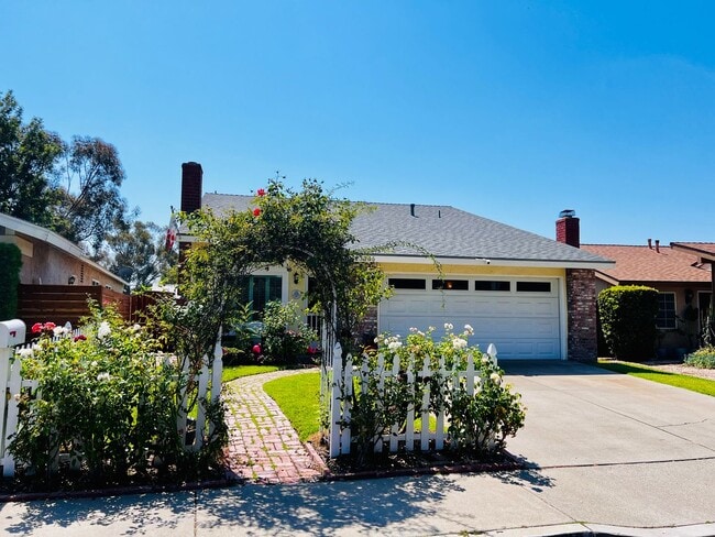 property at 23336 Via Bahia