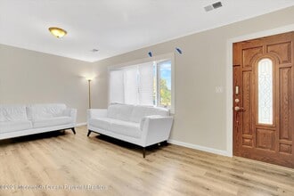 972 Woodgate Ave in Long Branch, NJ - Building Photo - Building Photo