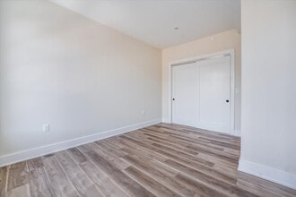 237 Washington St, Unit 203 in Hoboken, NJ - Foto de edificio - Building Photo