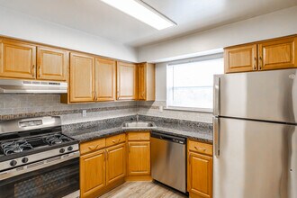 Florida Grove Manor in Keasbey, NJ - Building Photo - Interior Photo