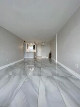 910 Jefferson Ave, Unit 4D in Miami Beach, FL - Foto de edificio - Building Photo