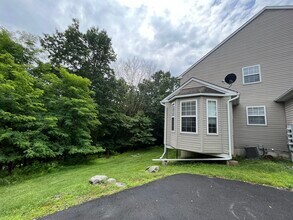 808 Brushy Mountain Rd in East Stroudsburg, PA - Building Photo - Building Photo