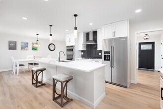 1012 Williamsburg Dr in Naperville, IL - Building Photo - Building Photo