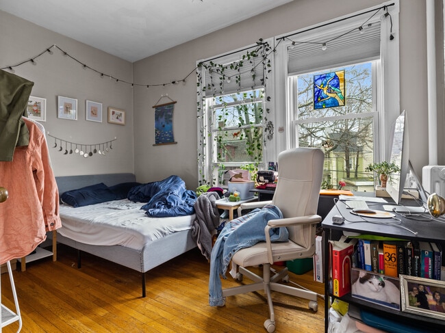 3 Kinnaird St, Unit 2 in Cambridge, MA - Building Photo - Building Photo