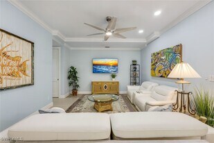 269 Colonade Cir in Naples, FL - Building Photo