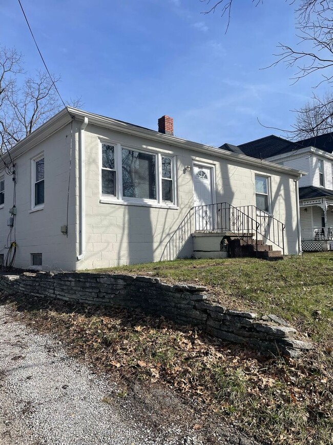 property at 1601 S 4th St