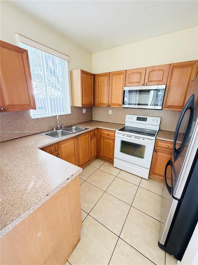 2505 SE 14th Ave in Homestead, FL - Building Photo - Building Photo