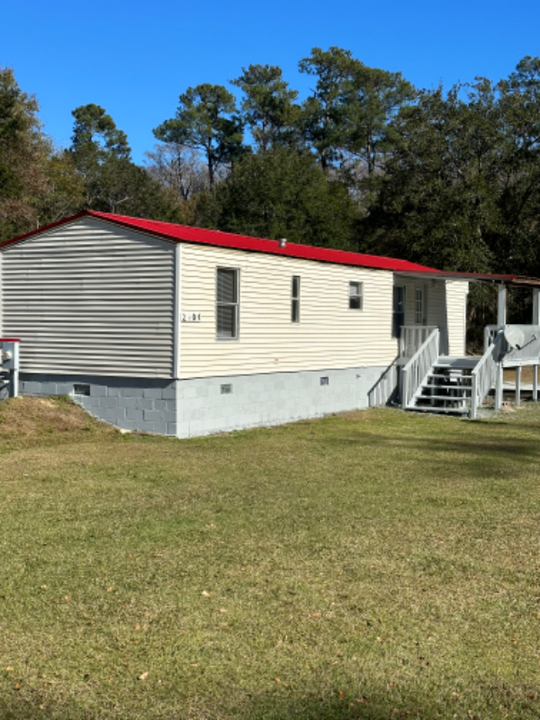 2104 Rutledge Rd in McClellanville, SC - Foto de edificio