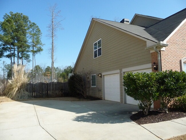32 Stonebridge Pass in Newnan, GA - Building Photo - Building Photo