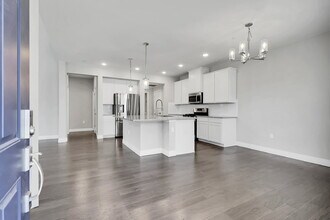 1841 S Dunkirk St in Aurora, CO - Building Photo - Building Photo