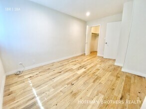 400 S Berendo St, Unit 207 in Los Angeles, CA - Building Photo - Building Photo