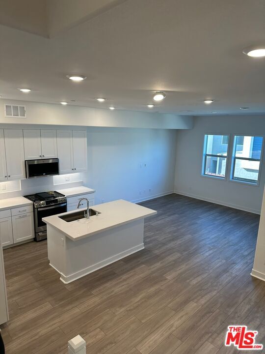 2038 Hollyleaf Ter in Montebello, CA - Building Photo - Building Photo