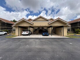 8444 Shadow Ct in Coral Springs, FL - Building Photo