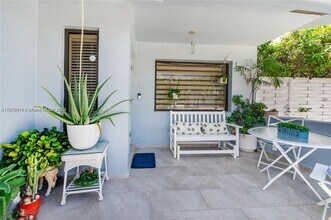 13818 SW 11th St in Miami, FL - Building Photo - Building Photo