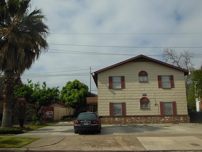 property at 2620 Rosewood St