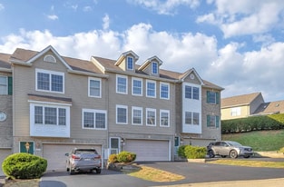 2002 Ashburn Ct in Jeannette, PA - Building Photo