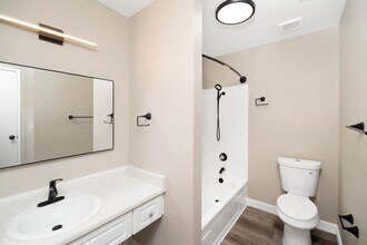 Parkview Apartments in Auburn, CA - Foto de edificio - Building Photo