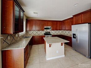 6220 Canada Goose St in Las Vegas, NV - Building Photo - Building Photo