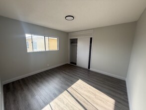 1122 W 94th St in Los Angeles, CA - Building Photo - Building Photo
