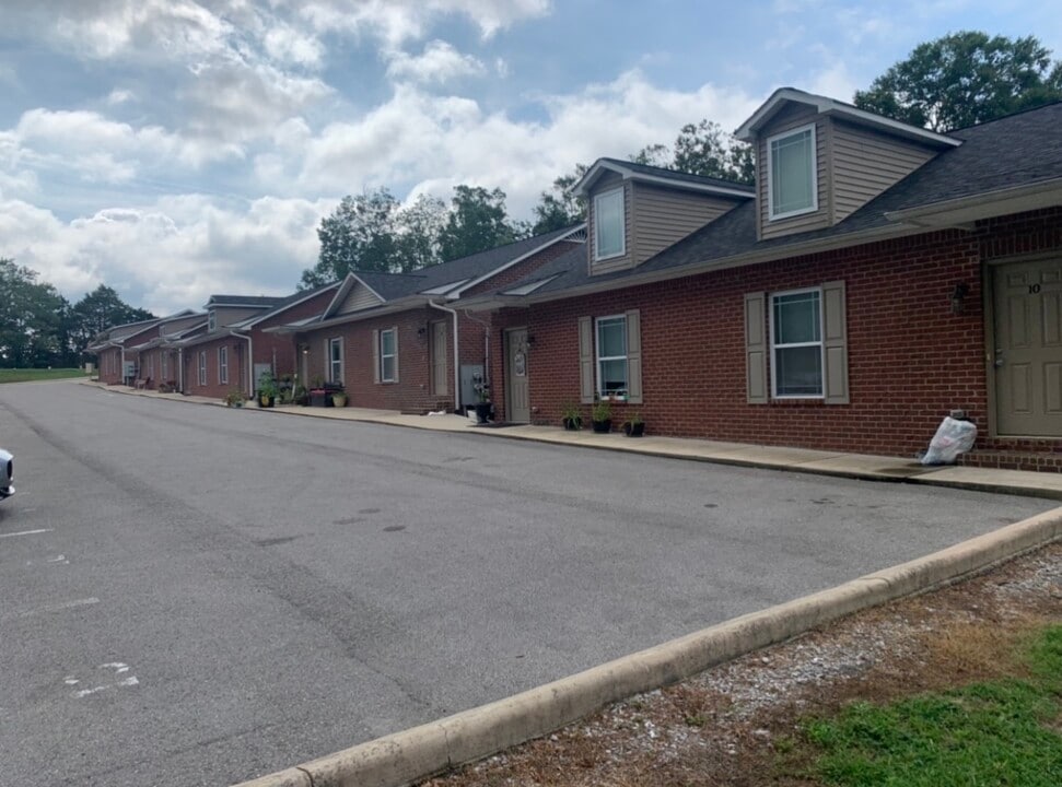 2530 Dodson Branch Rd, Unit 4 in Cookeville, TN - Foto de edificio