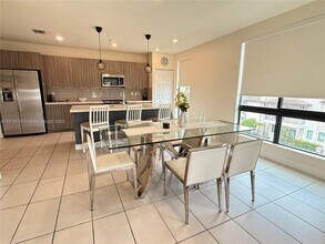 4700 NW 84th Ave in Doral, FL - Building Photo - Building Photo