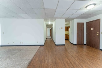 Regency Tower in Springfield, MO - Building Photo - Building Photo