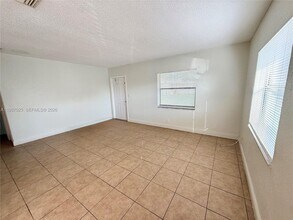 1491 NW 20th St in Fort Lauderdale, FL - Foto de edificio - Building Photo