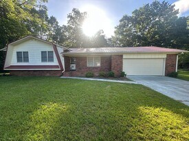 6235 Cane Creek Cir in Anniston, AL - Building Photo