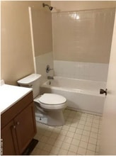 5722 NW 25th Ter in Gainesville, FL - Building Photo - Building Photo