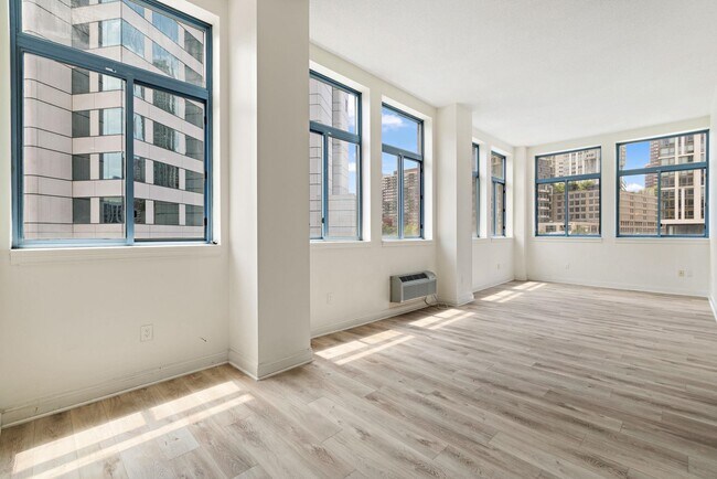 311 Washington St in Jersey City, NJ - Building Photo - Building Photo