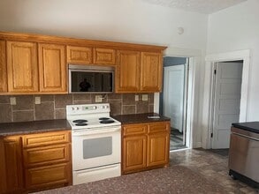 1003 Sheridan St in Saint Paul, NE - Building Photo - Building Photo