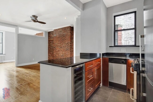 property at 252 Mott St