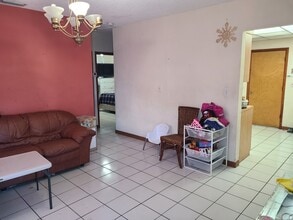 8927 SW 40th Ter in Miami, FL - Building Photo - Building Photo