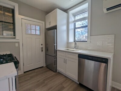 3931 N Janssen Ave, Unit 2