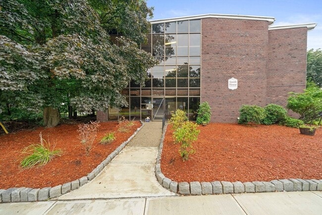 property at 915 Edgell Rd
