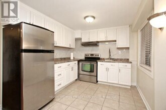 1646 Quail Run Dr in Oshawa, ON - Building Photo - Building Photo