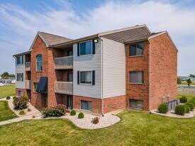 HUNTERS OAK APARTMENTS